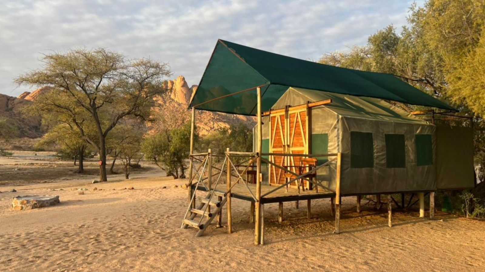 Spitzkoppe Tented Camp » Namibië » Matoke Tours
