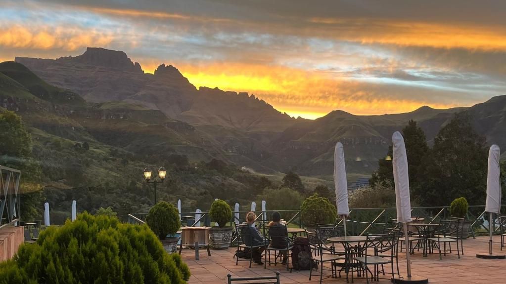 Champagne Castle Hotel » Matoke