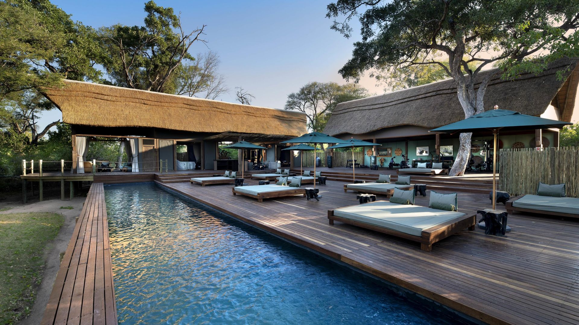 Atzaró Camp Okavango » Botswana » Matoke Tours