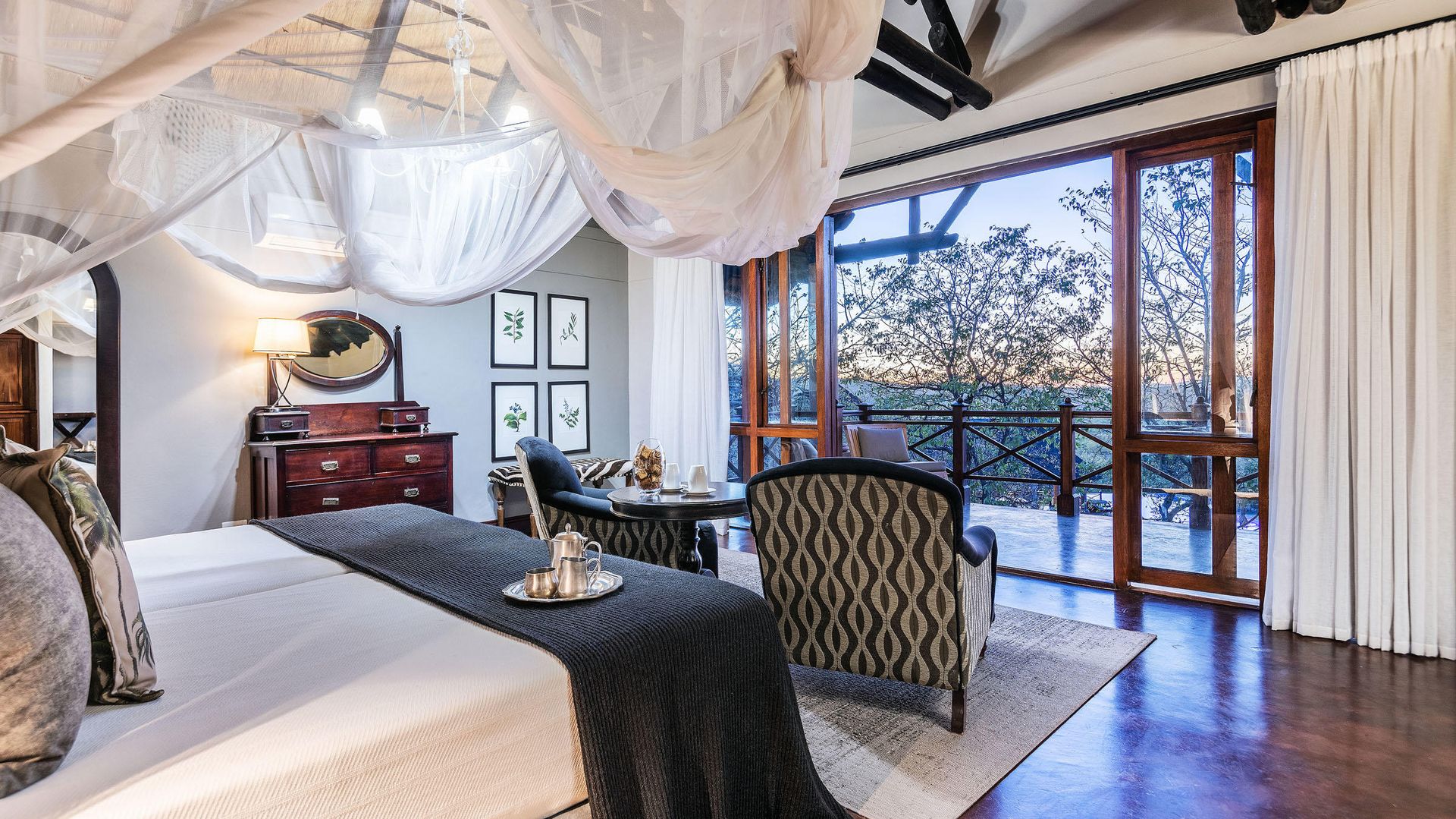 Epacha Game Lodge » Namibië » Matoke Tours