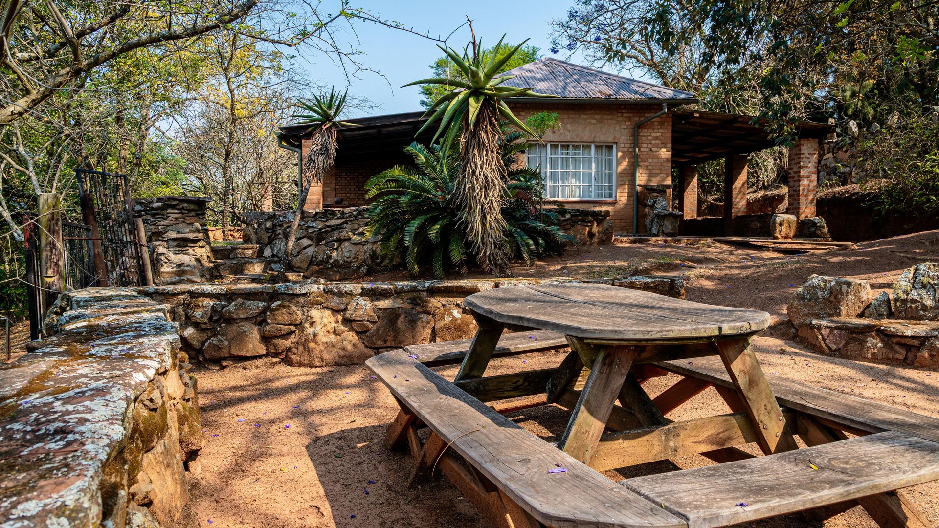 Reilly's Rock Hilltop Lodge » Matoke