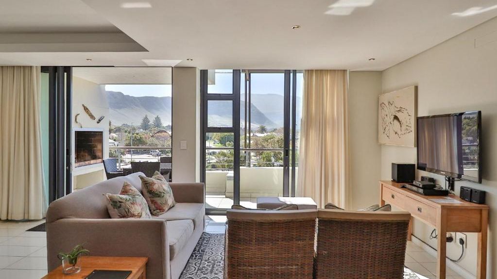 Whale Coast All Suite Hotel » Matoke