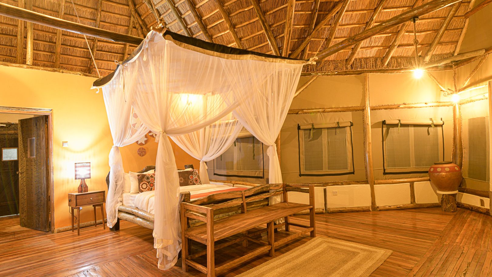 Aardvark Safari Lodge » Oeganda » Matoke Tours