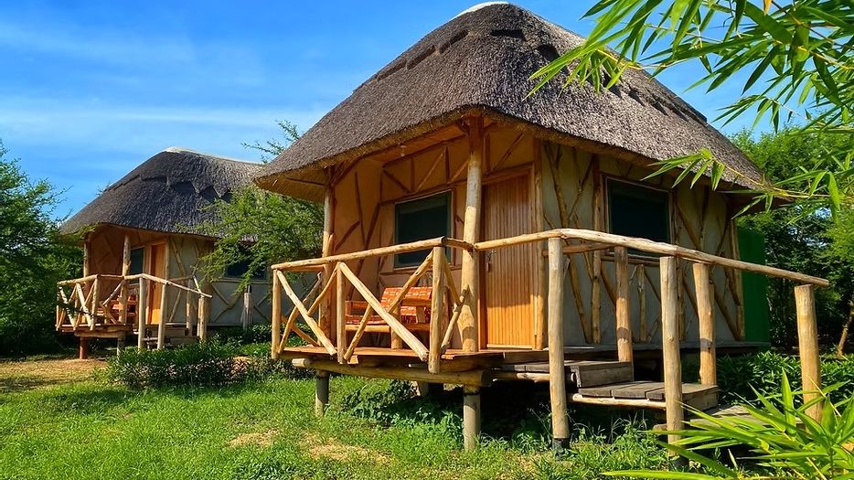 Bamboo Village - Savannah Cottage » Oeganda » Matoke Tours