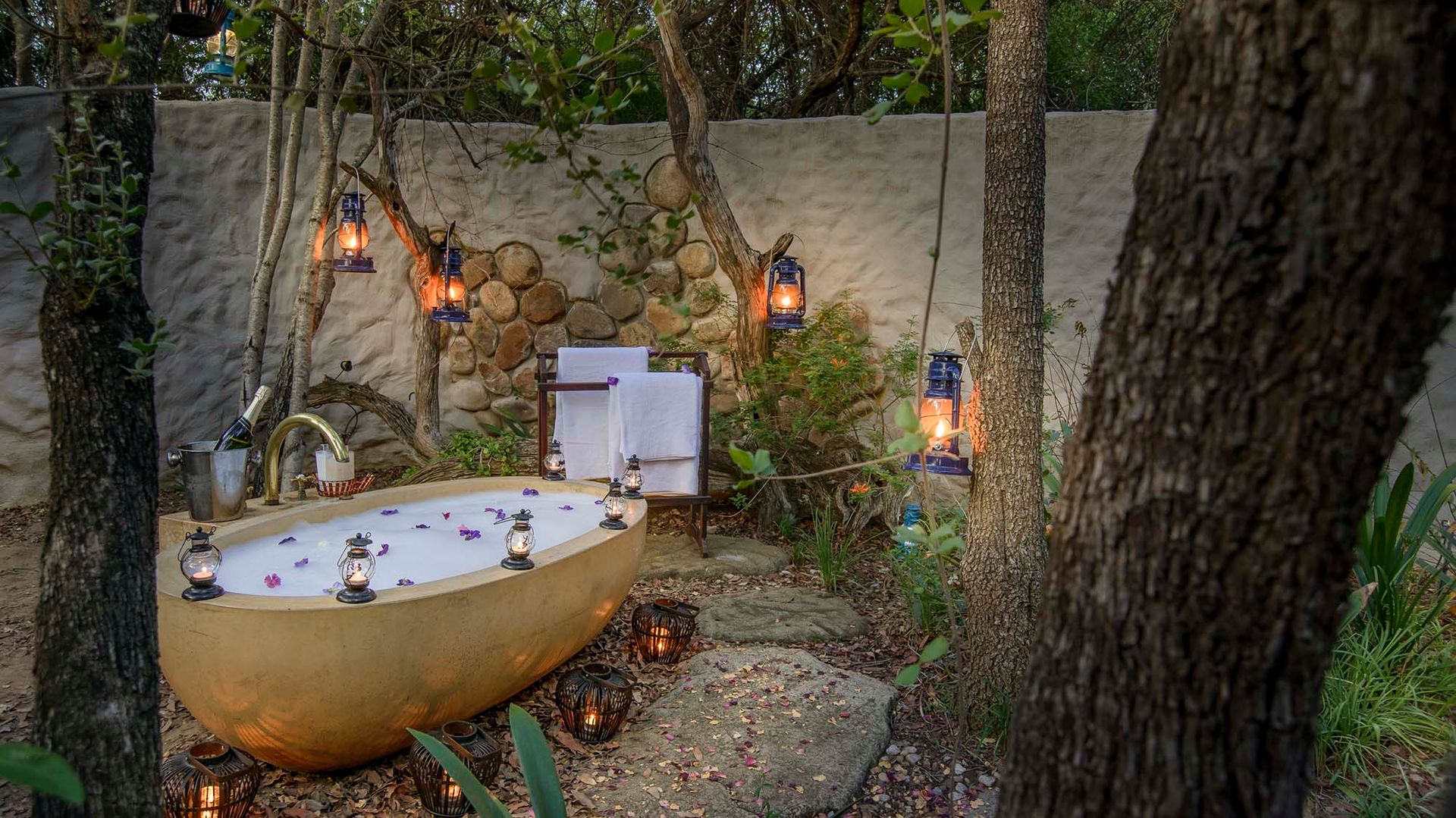 Kuname Safari Lodge » Zuid Afrika » Matoke Tours