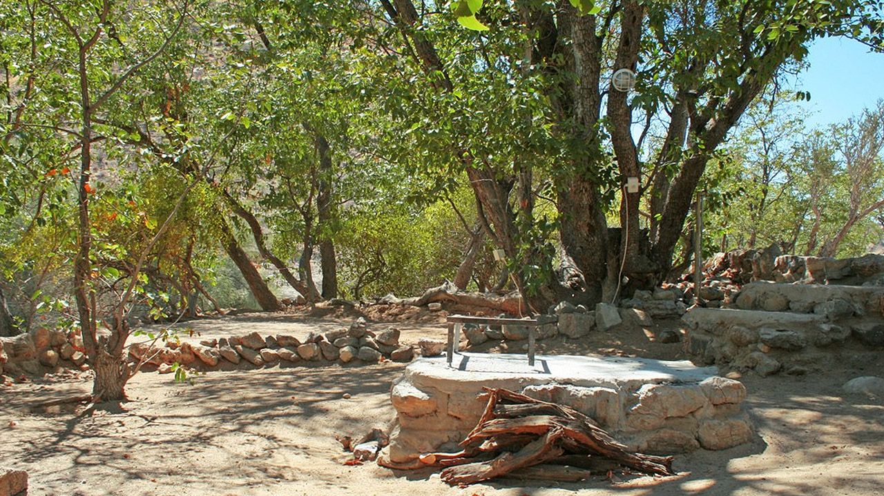 Khowarib Lodge Camping » Matoke