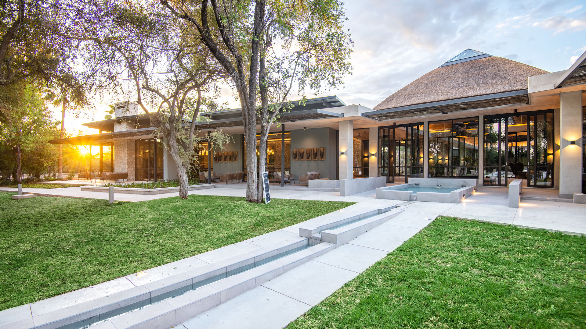 Mokuti Etosha Lodge » Matoke