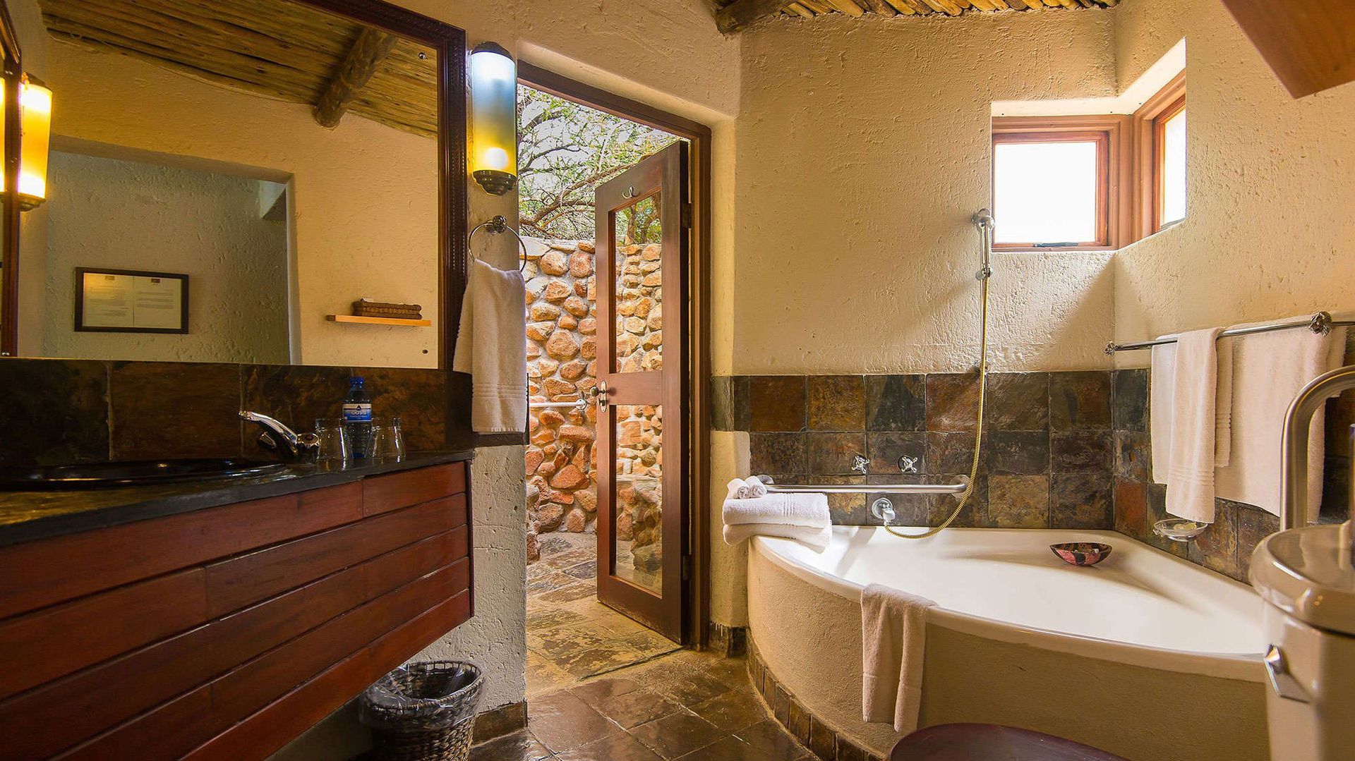 Tau Game Lodge » Zuid Afrika » Matoke Tours