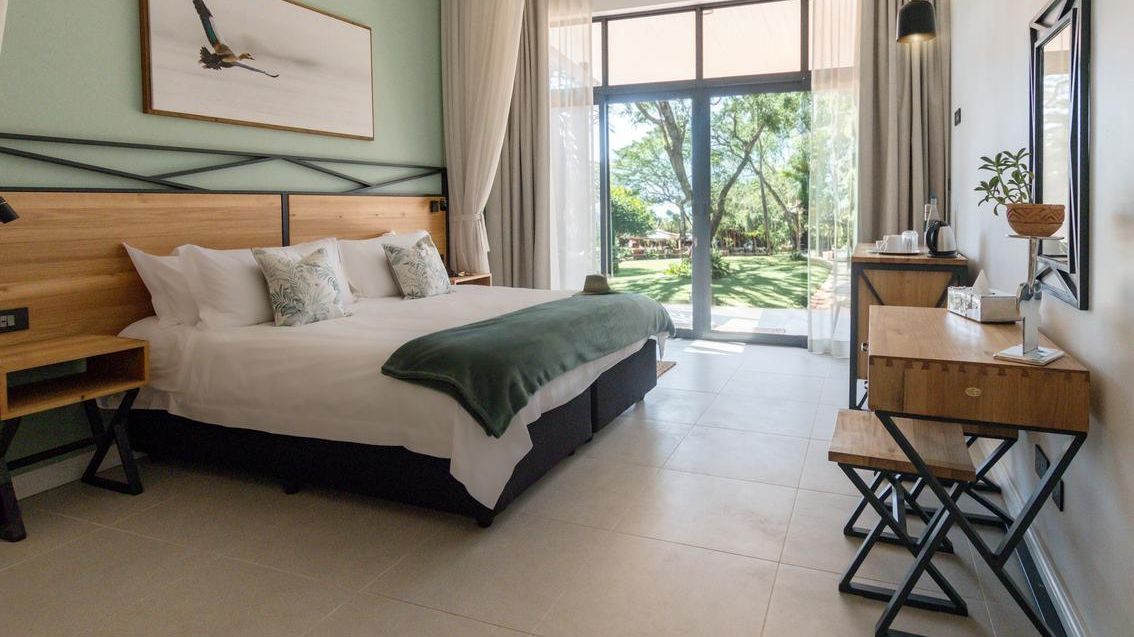 Waterfalls Lodge » Zimbabwe » Matoke Tours