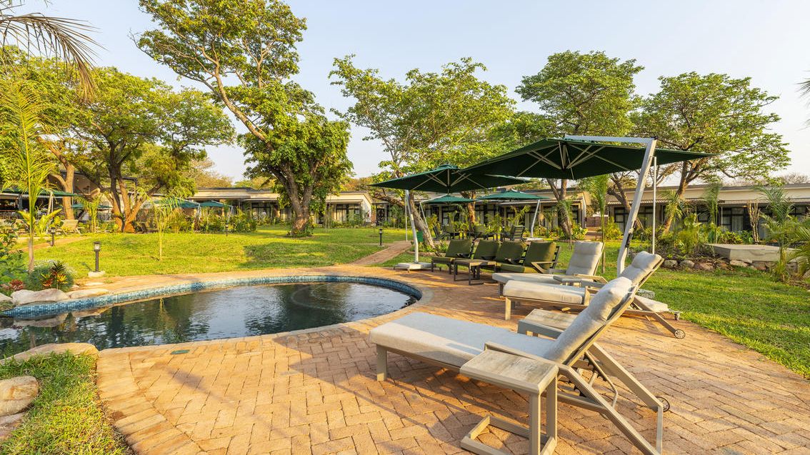 Waterfalls Lodge » Zimbabwe » Matoke Tours