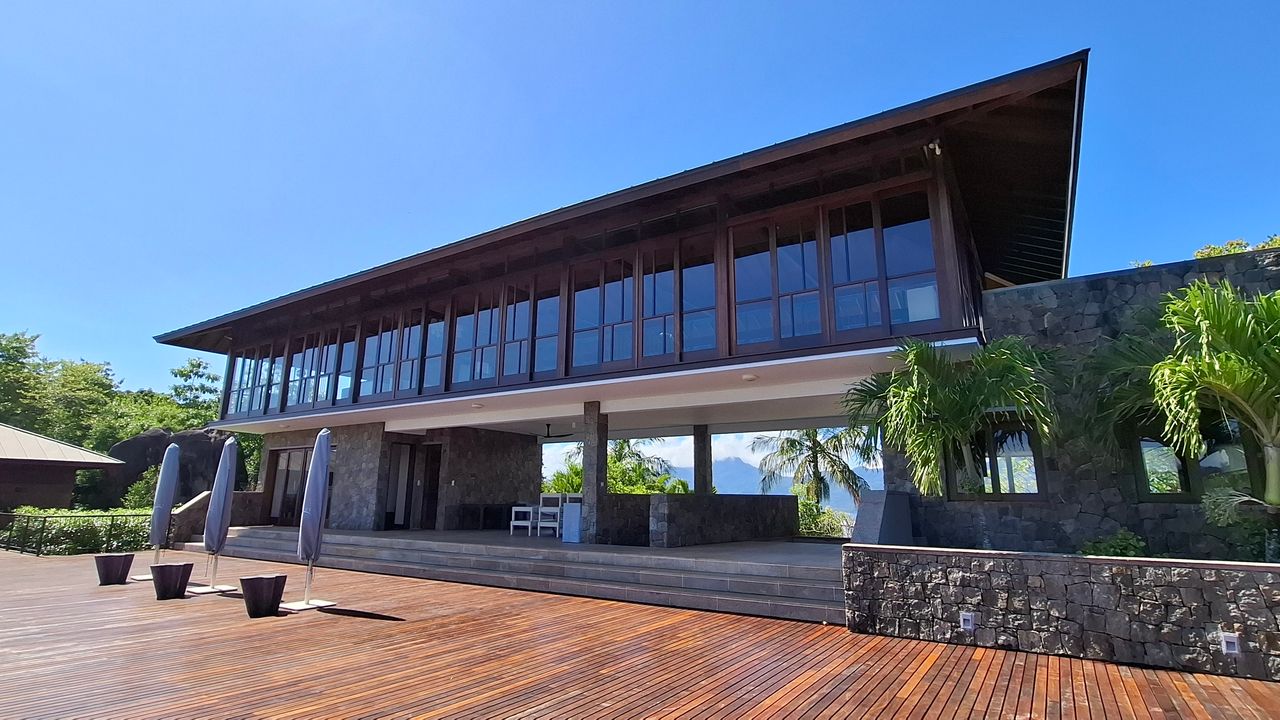 Michele en Marielle van Matoke Tours op studiereis naar de Seychellen