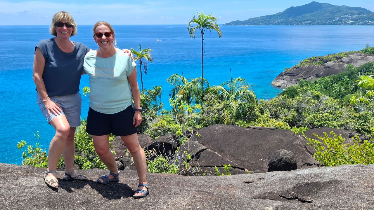 Michele en Marielle van Matoke Tours op studiereis naar de Seychellen