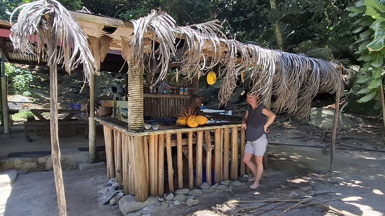 Michele en Marielle van Matoke Tours op studiereis naar de Seychellen
