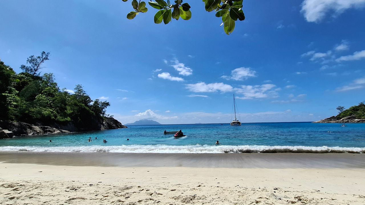 Michele en Marielle van Matoke Tours op studiereis naar de Seychellen