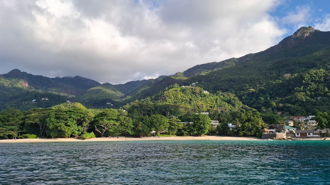 Michele en Marielle van Matoke Tours op studiereis naar de Seychellen