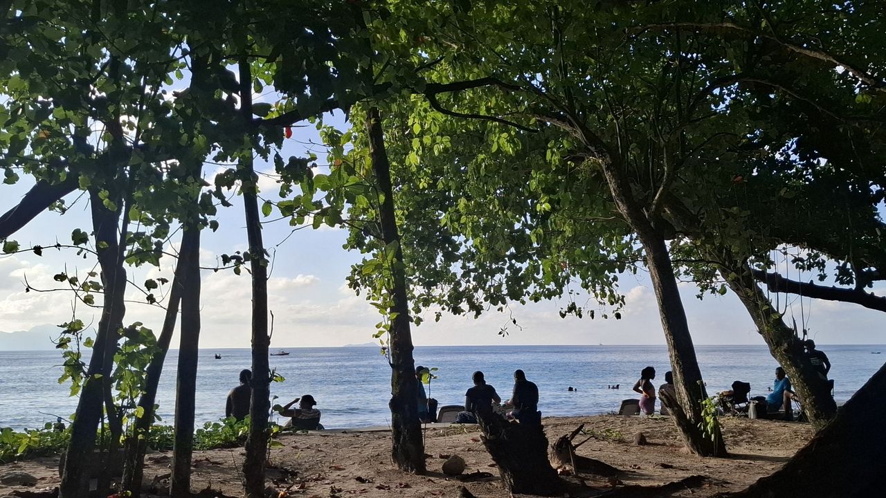 Michele en Marielle van Matoke Tours op studiereis naar de Seychellen