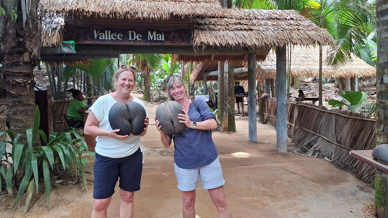 Michele en Marielle van Matoke Tours op studiereis naar de Seychellen