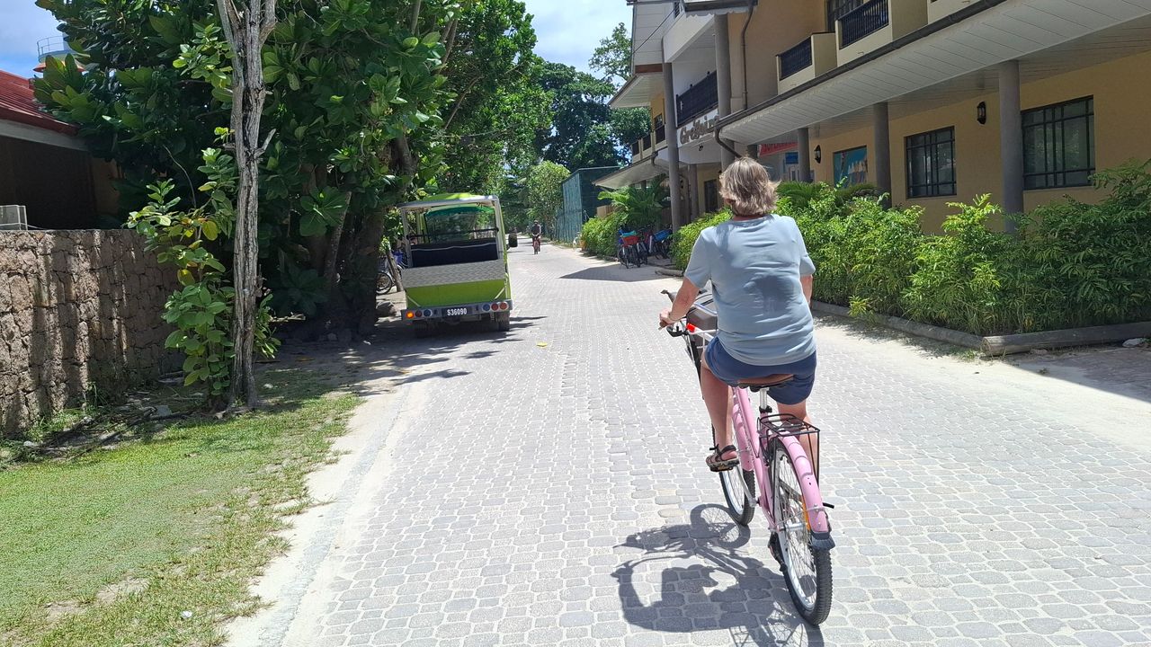 Michele en Marielle van Matoke Tours op studiereis naar de Seychellen