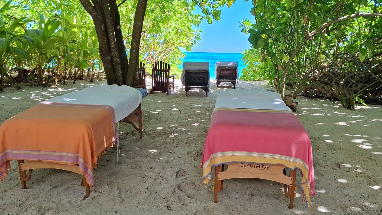 Michele en Marielle van Matoke Tours op studiereis naar de Seychellen