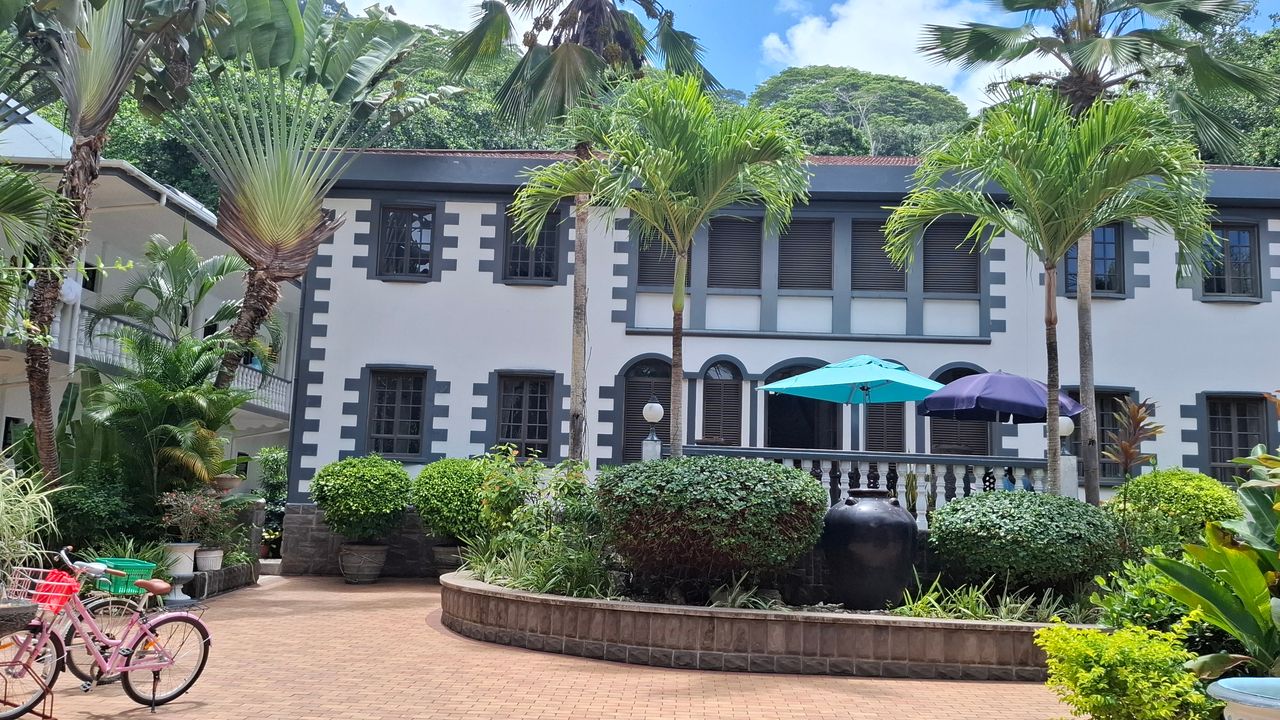 Michele en Marielle van Matoke Tours op studiereis naar de Seychellen