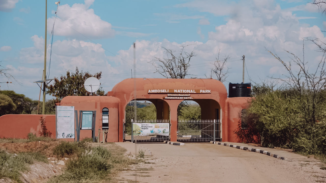 Reisspecialist Iris van Matoke Tours op studiereis in Kenia