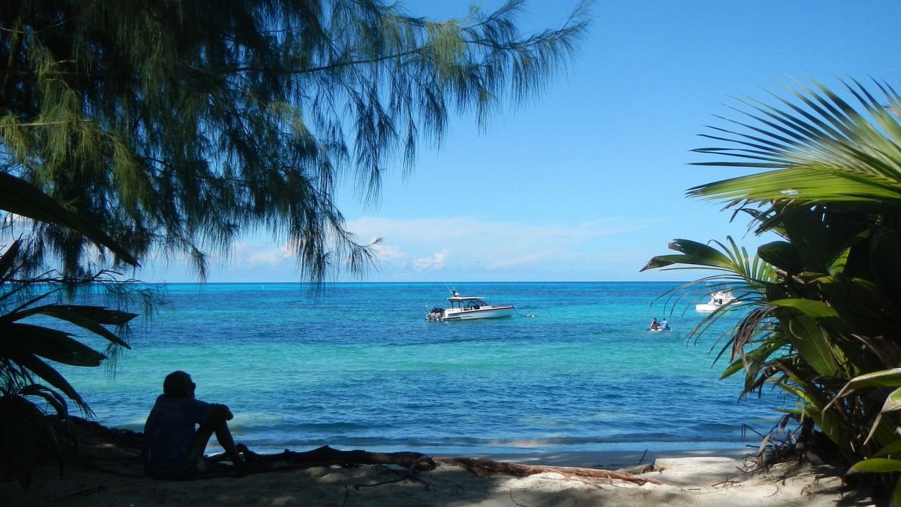 Michele en Marielle van Matoke Tours op studiereis naar de Seychellen