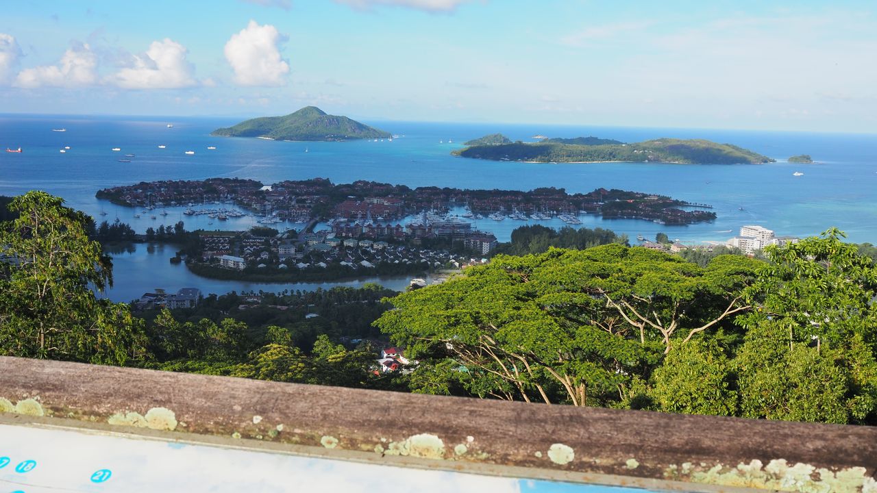 Michele en Marielle van Matoke Tours op studiereis naar de Seychellen